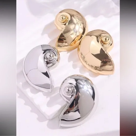 Silver Marine Conch Earrings - Picture 2 of 7